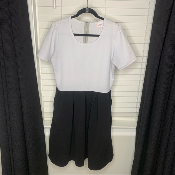 LuLaRoe Dresses & Skirts - LuLaRoe Amelia 2XL